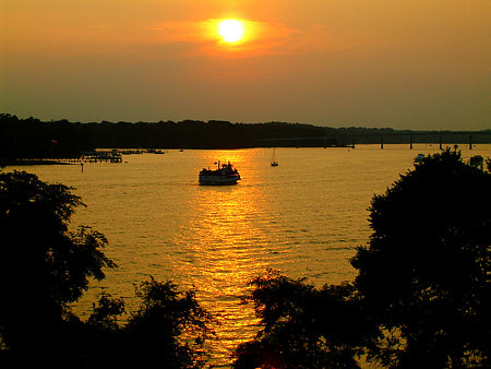 Sun down on the Severn River